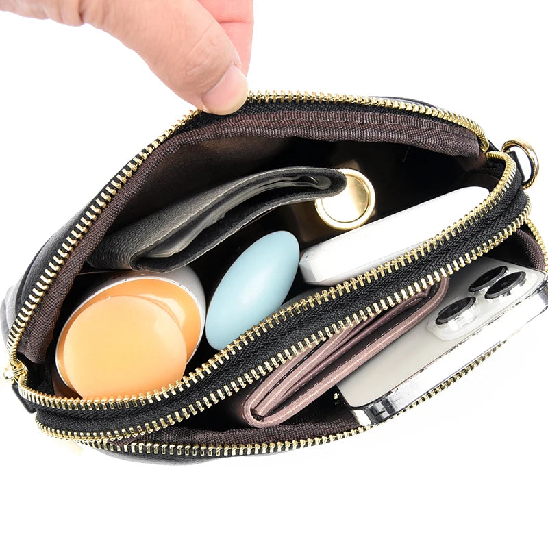 Bolsa de couro solta com alça fina