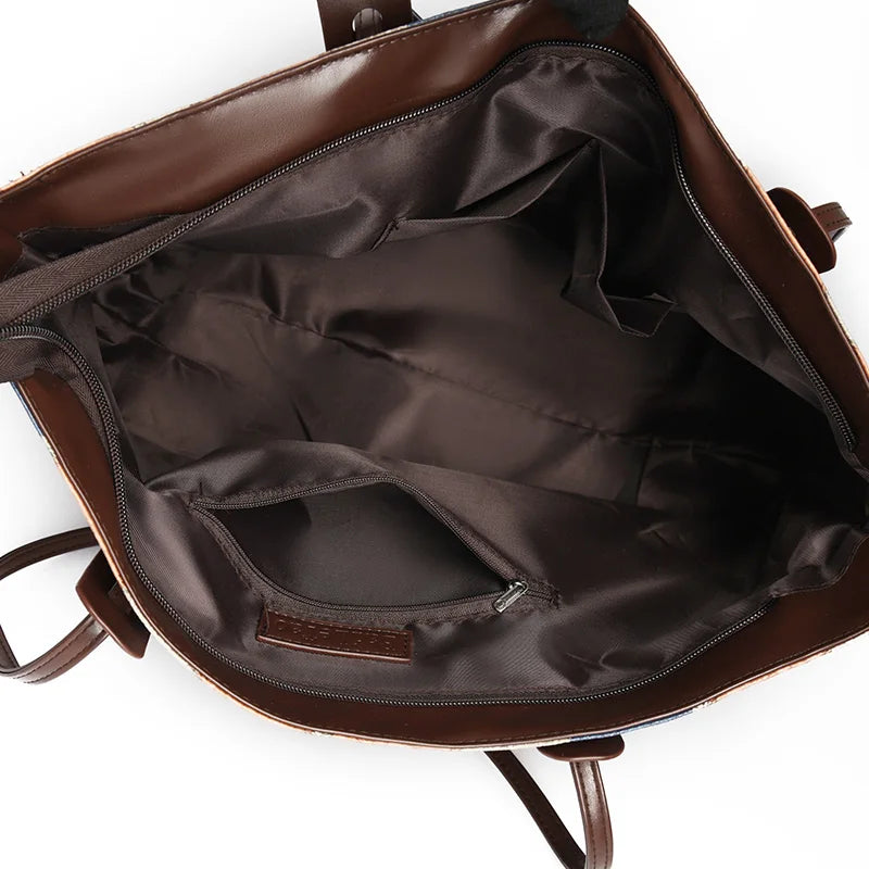 Bolsa havaiana de couro com estampa geométrica